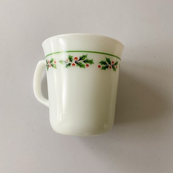 Pyrex - Corelle/Corning - Holly Days - 9 Ounce Flared Mug 1 Replacement - Picture 2 of 5